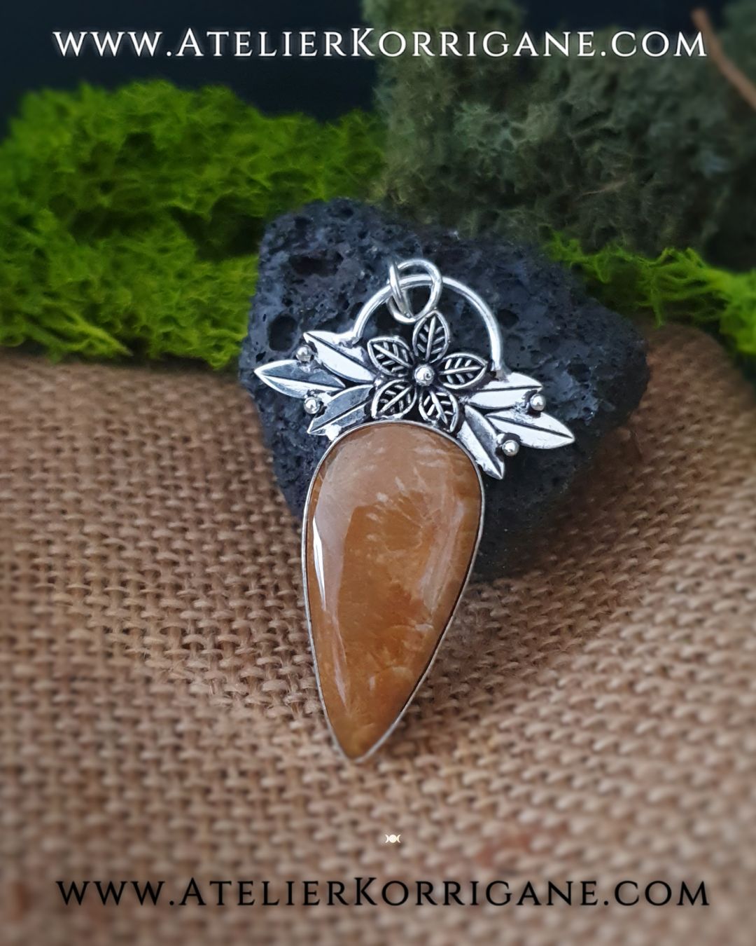 Pendentif Fleur de Beltane en Argent Massif et Fossile de Corail