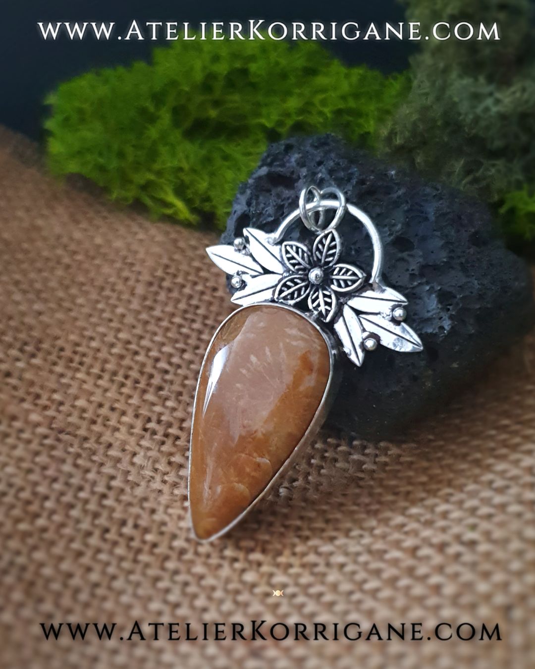 Pendentif Fleur de Beltane en Argent Massif et Fossile de Corail