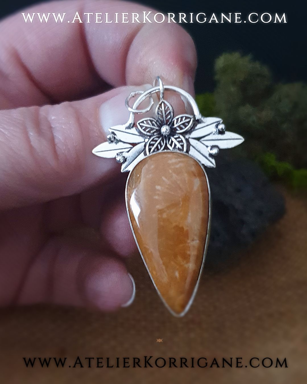 Pendentif Fleur de Beltane en Argent Massif et Fossile de Corail