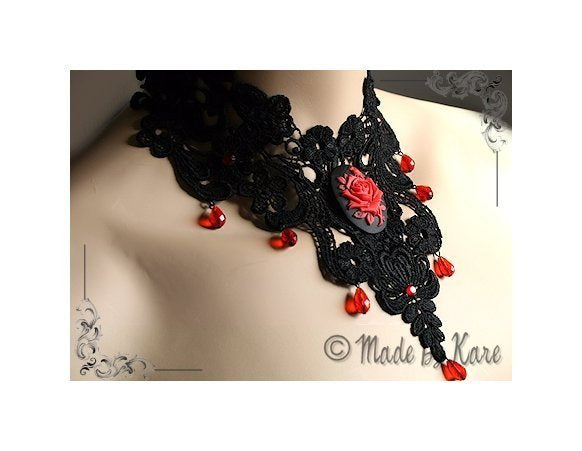Dramatic Red Collier Tour de Cou Noir Victorien - korrigane
