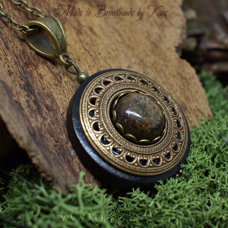 Collier Protection Pendentif 'Amddiffyn' Bronzite - korrigane