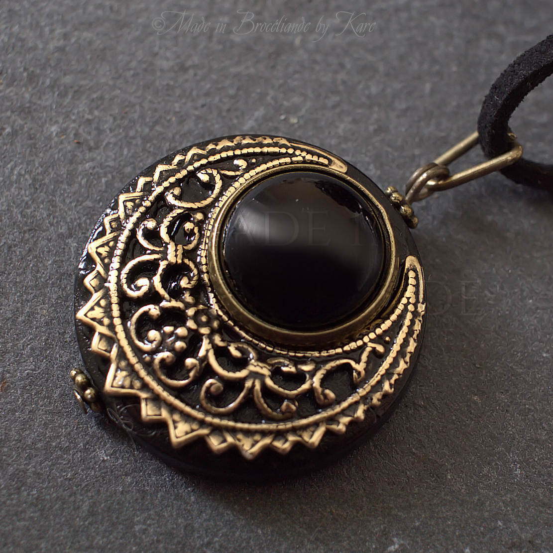 Amulette "Lleuad" Collier de Protection Lune Wicca Onyx Talisman Triple Déesse Korrigane