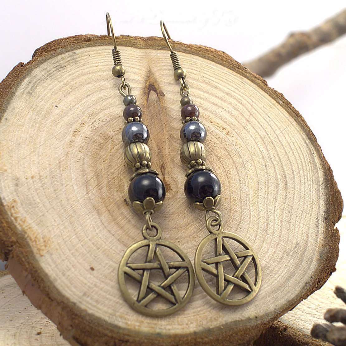 Boucles d'Oreilles Kendoniañ - Pentagramme Pentacle Wicca - Onyx, Grenat, Hématite - Artisanat Made In Brocéliande - France - Lithothérapie Korrigane