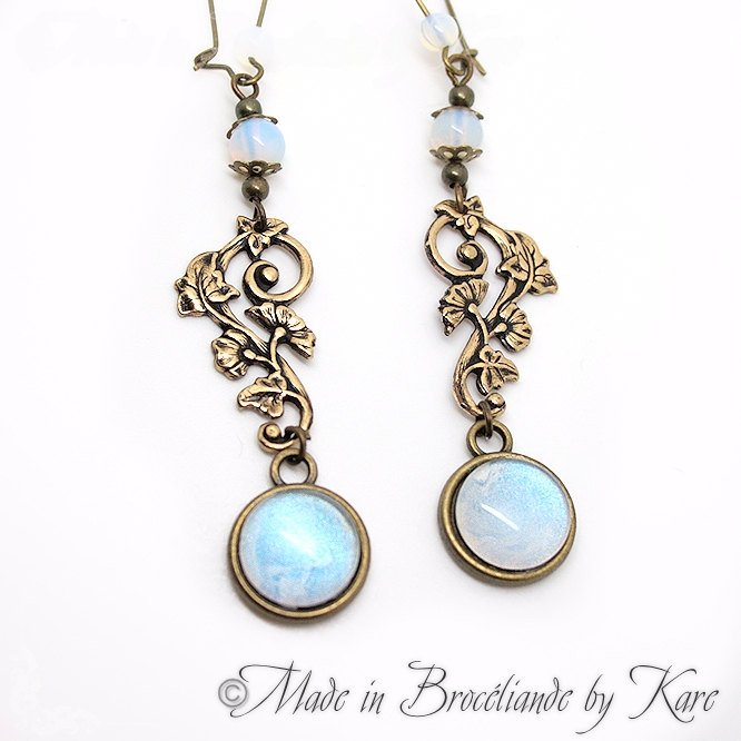 Boucles d'Oreilles "Korrigane" Effet Pierre de Lune Korrigane