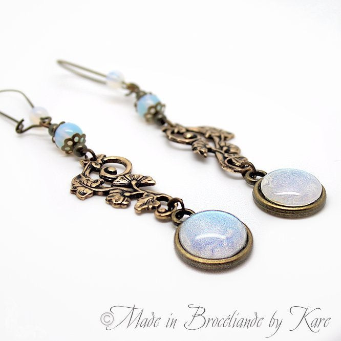 Boucles d'Oreilles "Korrigane" Effet Pierre de Lune Korrigane