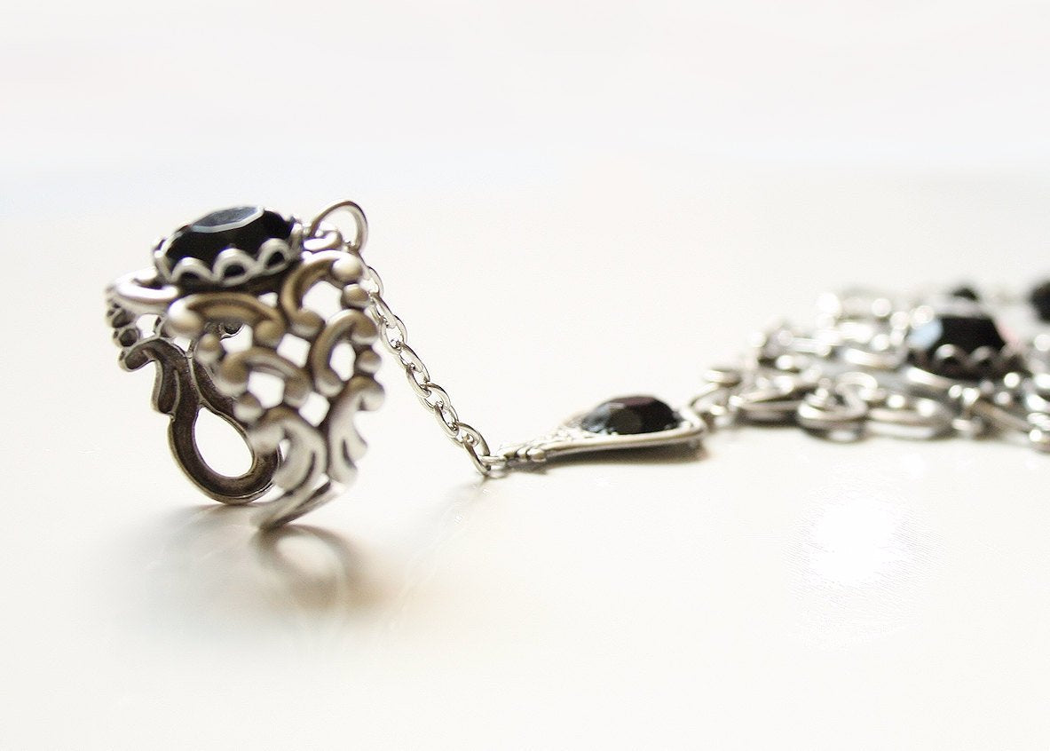 Bracelet bague Vintage noir gothique médiéval Korrigane