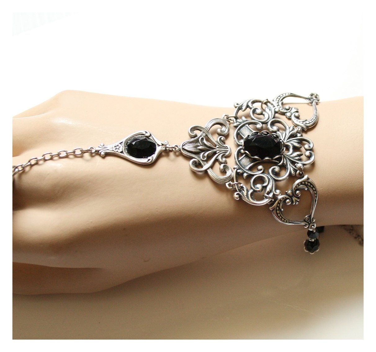 Bracelet bague Vintage noir gothique médiéval Korrigane