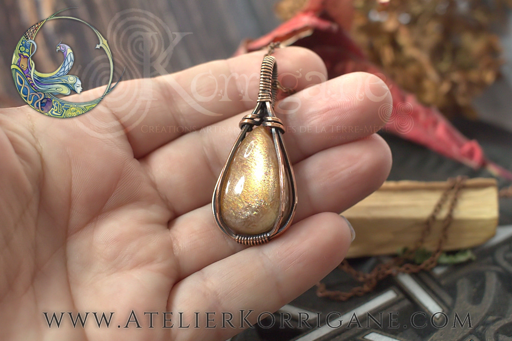 Pendentif Brumes en Pierre de Soleil véritable et Cuivre Korrigane