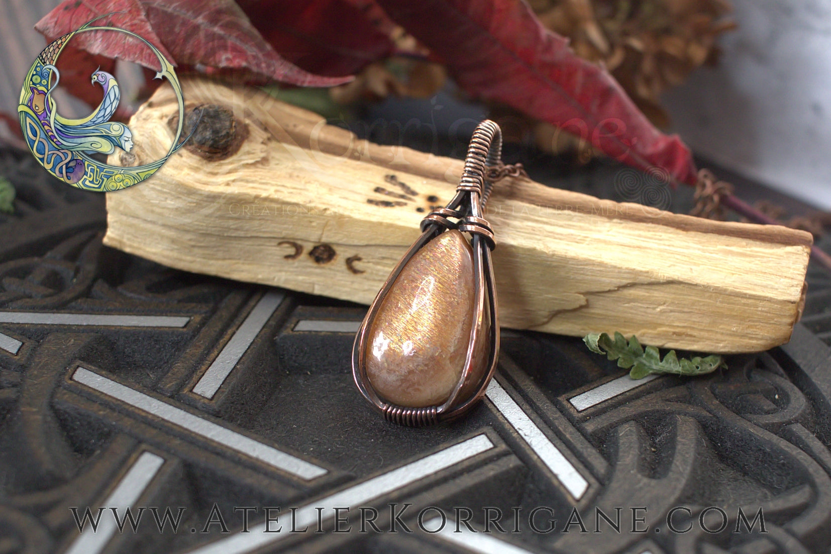 Pendentif Brumes en Pierre de Soleil véritable et Cuivre Korrigane