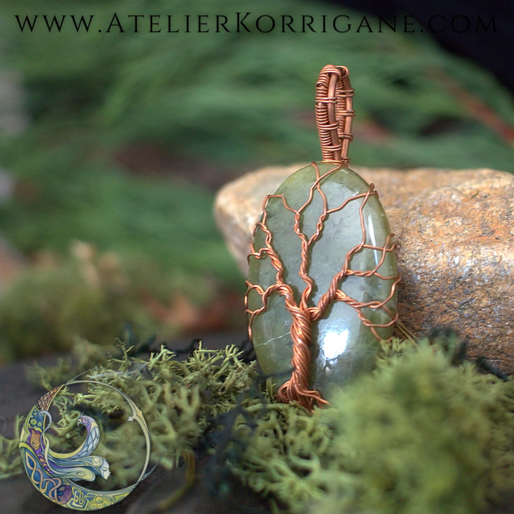 Collier Arbre de Vie en Prehnite Korrigane