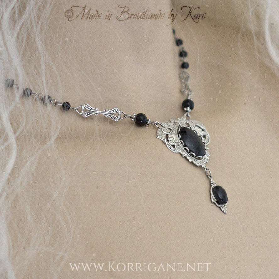 Collier "Elfe Noire" Tour de Tête en cabochon de verre et perles d'Onyx Korrigane