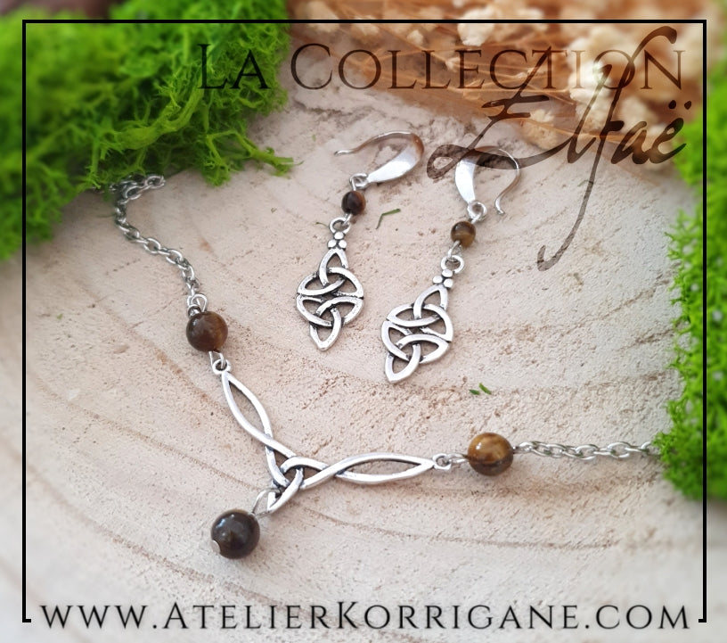 Collier Elfique en Œil de Tigre avec Triquetra Celtique Korrigane