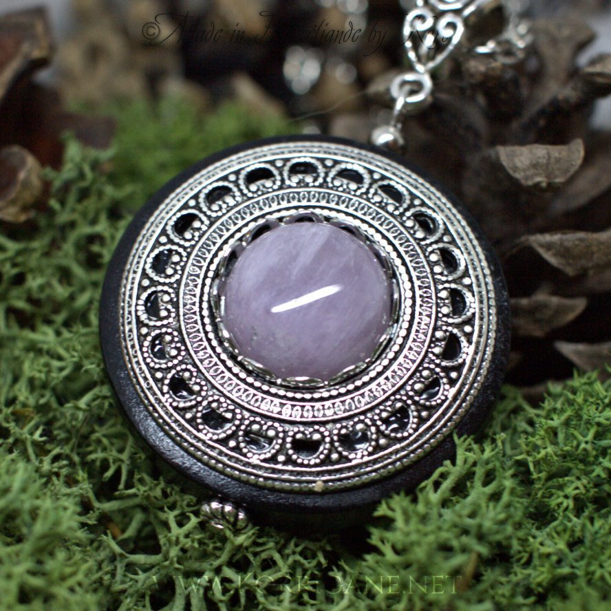 Collier de Protection Pendentif 'Amddiffyn' Améthyste Bois Korrigane