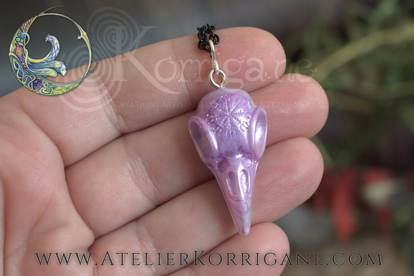 Pendentif Totem Corbeau Mauve Korrigane