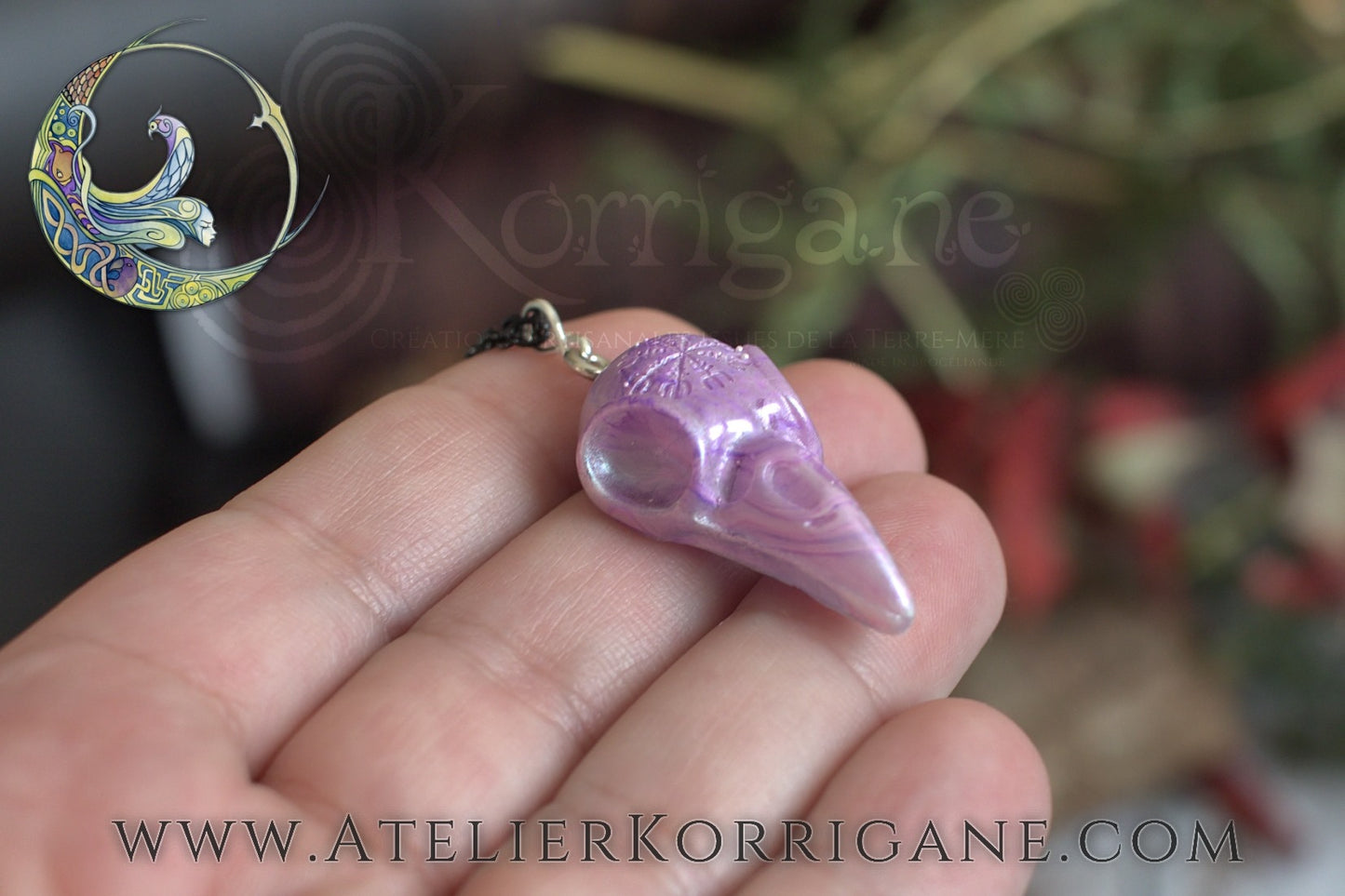 Pendentif Totem Corbeau Mauve Korrigane