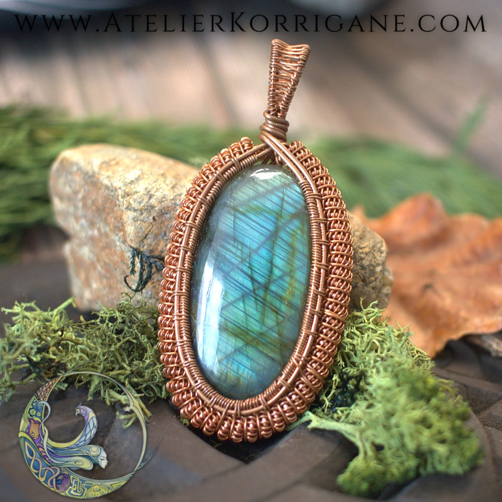 Talisman en Labradorite verte Korrigane