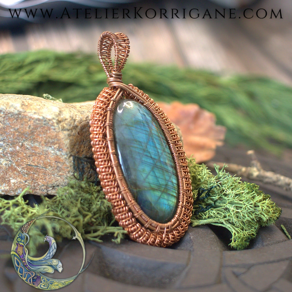 Talisman en Labradorite verte Korrigane