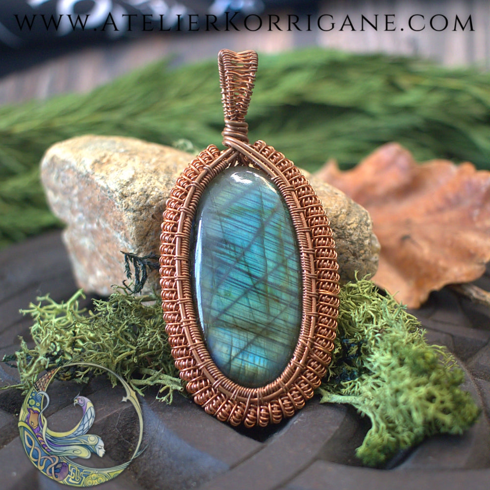 Talisman en Labradorite verte Korrigane
