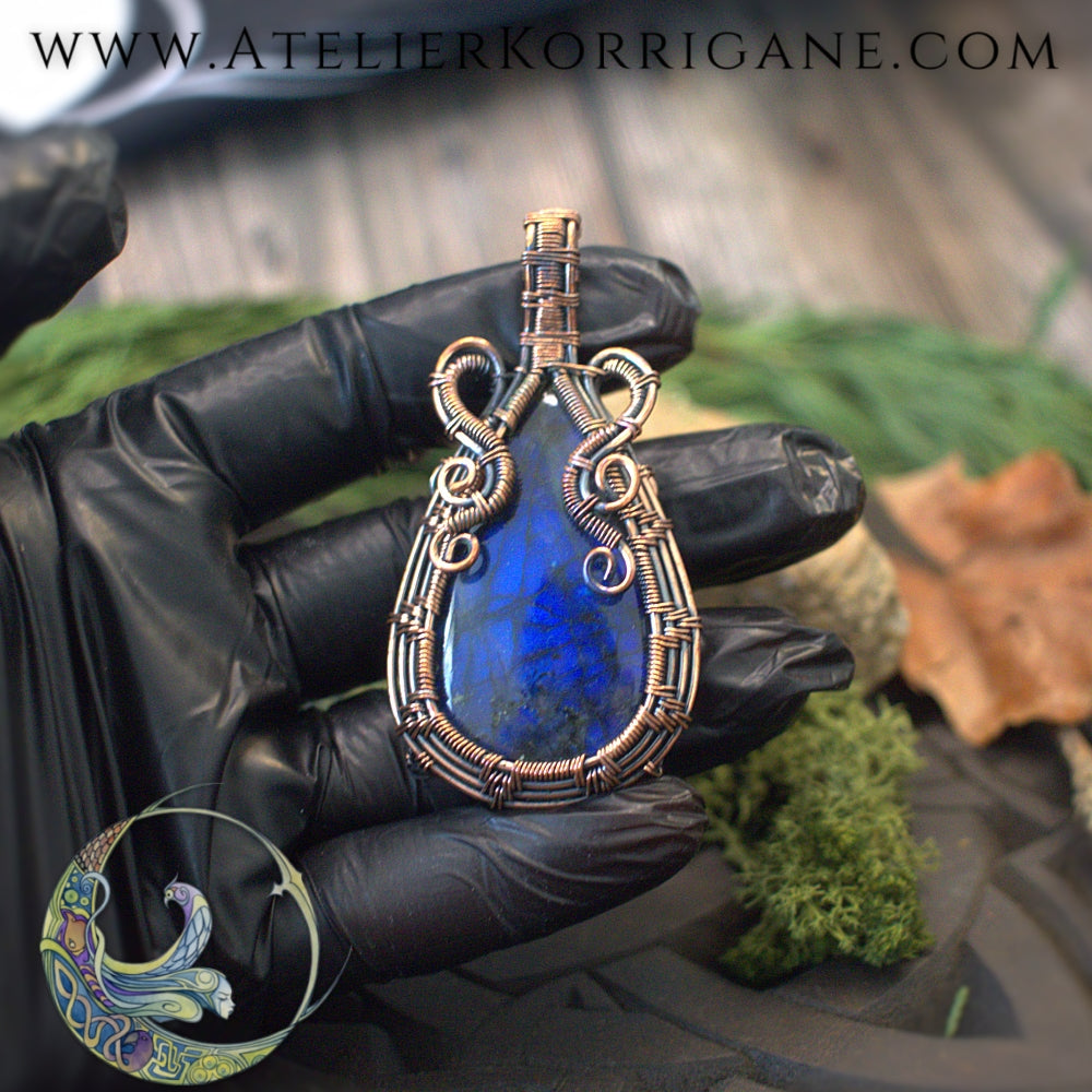 Pendentif en Labradorite Bleue Korrigane