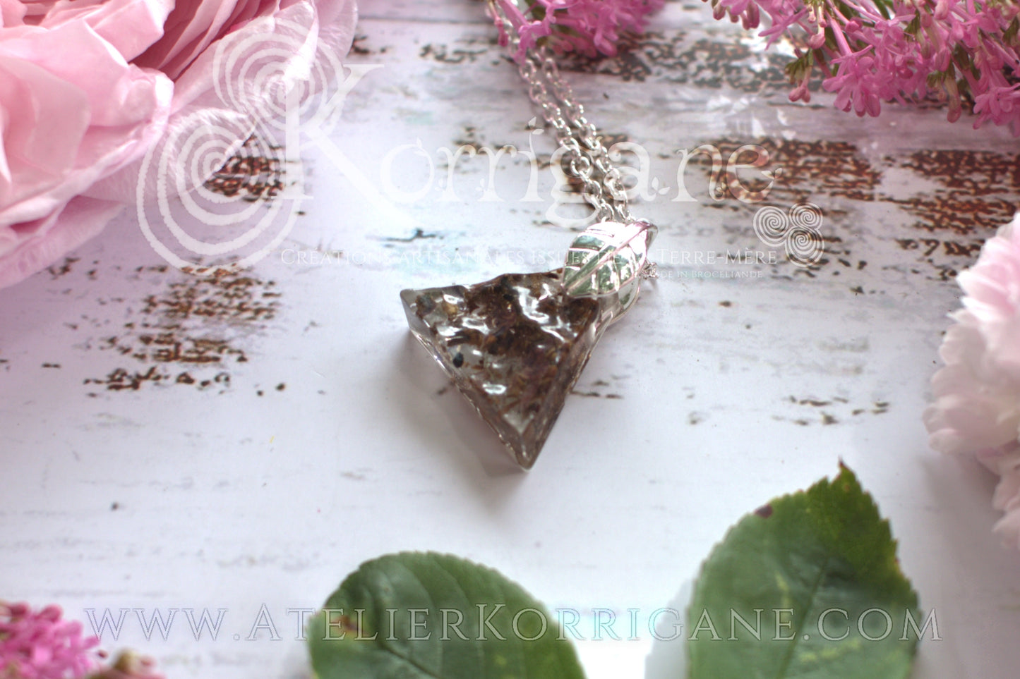 Pendentif Ynis Wytrin avec sa Valériane - korrigane