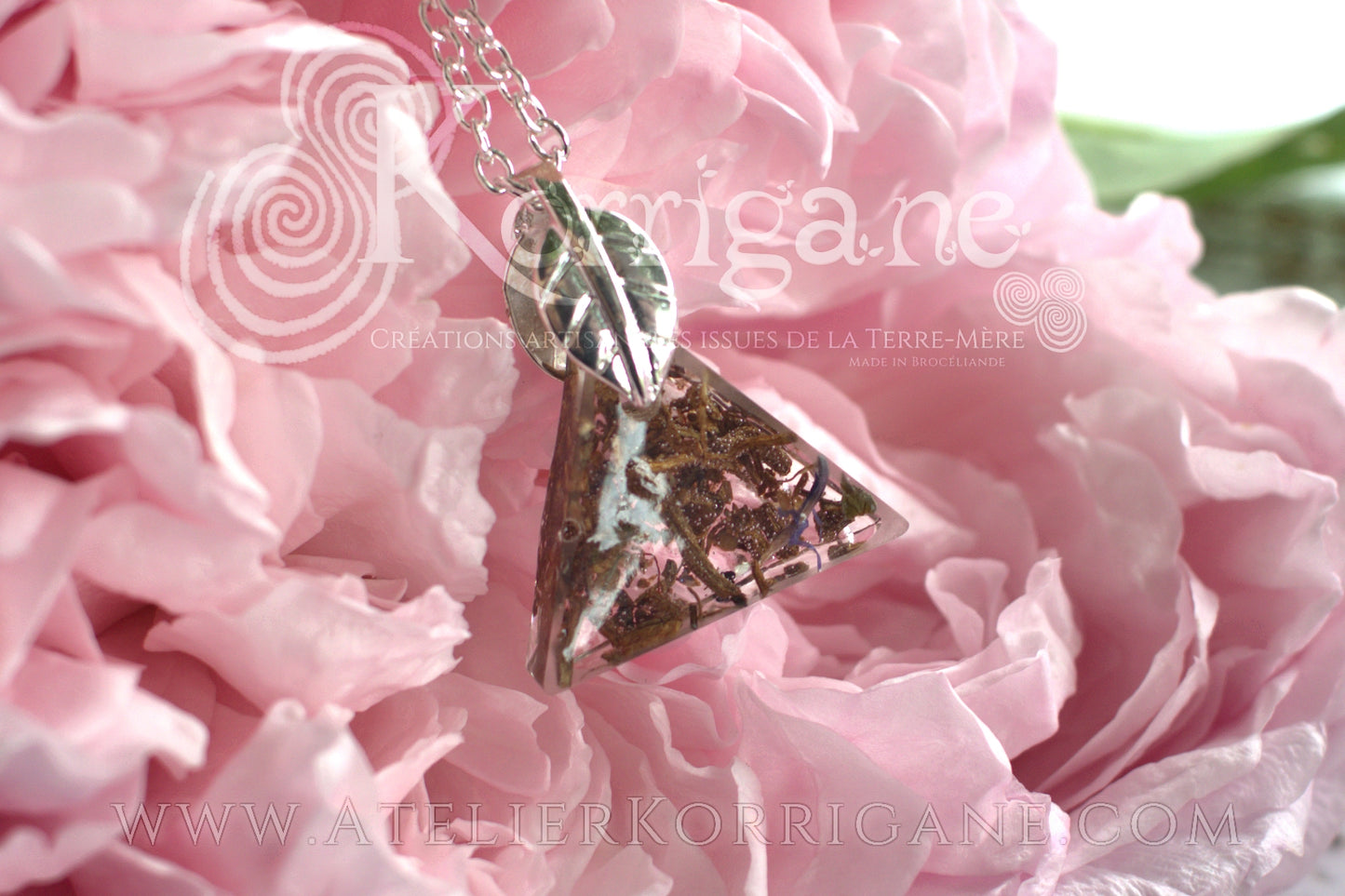 Pendentif Ynis Wytrin avec sa Valériane - korrigane