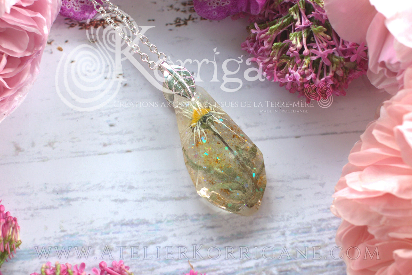 Pendentif Ynis Wytrin avec sa paquerette - korrigane