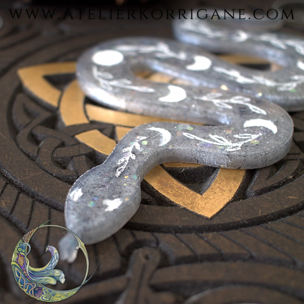 Totem Serpent orné de phases Lunaires V2 Korrigane