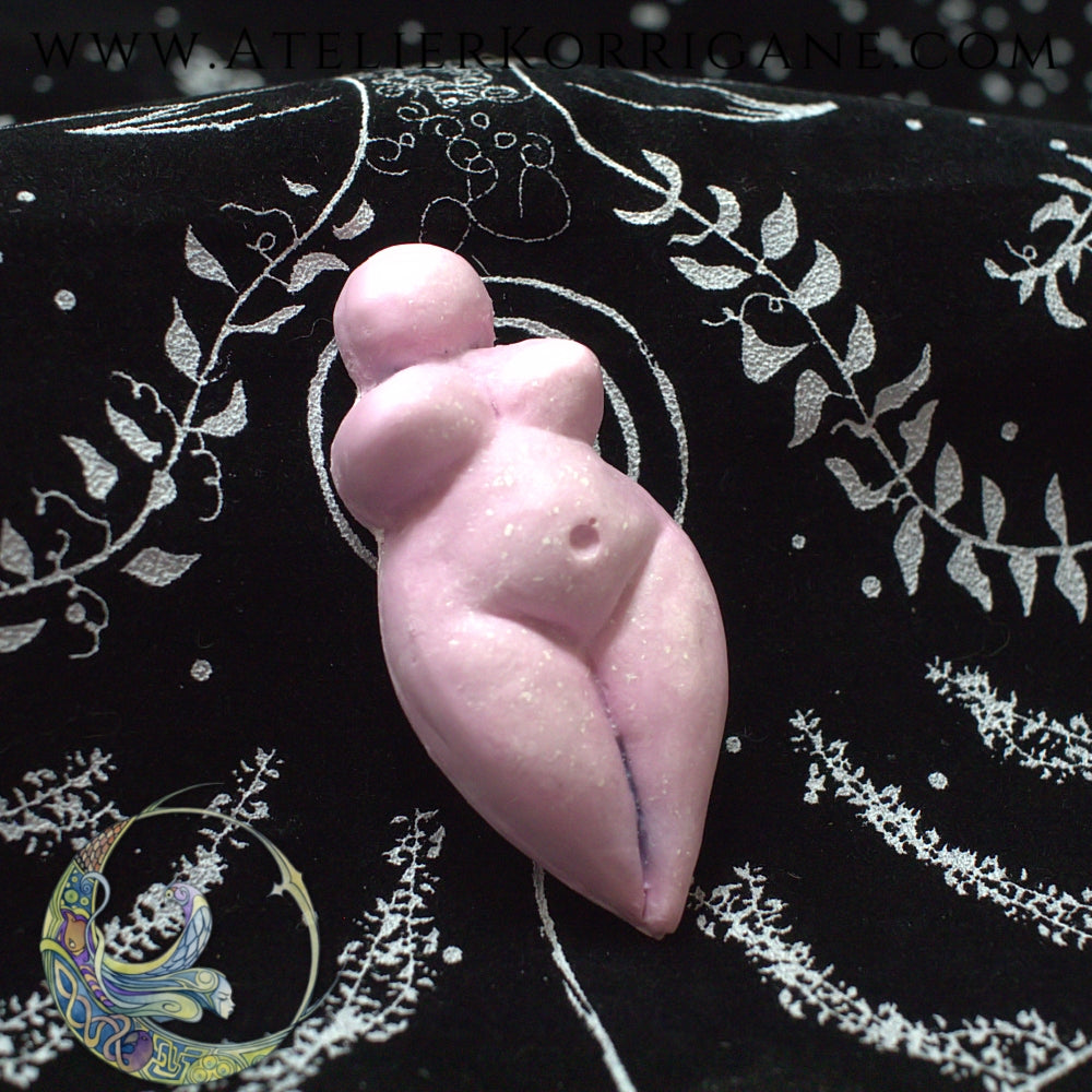 Talisman Gaia votre Déesse-Mère de Guidance - Rose Pâle Korrigane