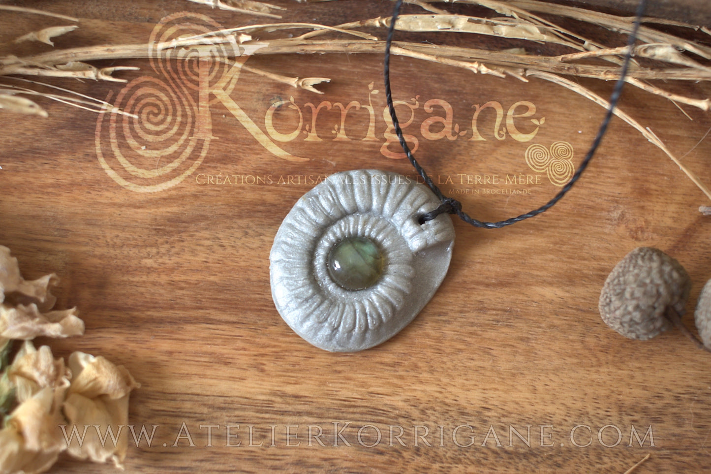 Collier Totem Ammonite en Labradorite - korrigane
