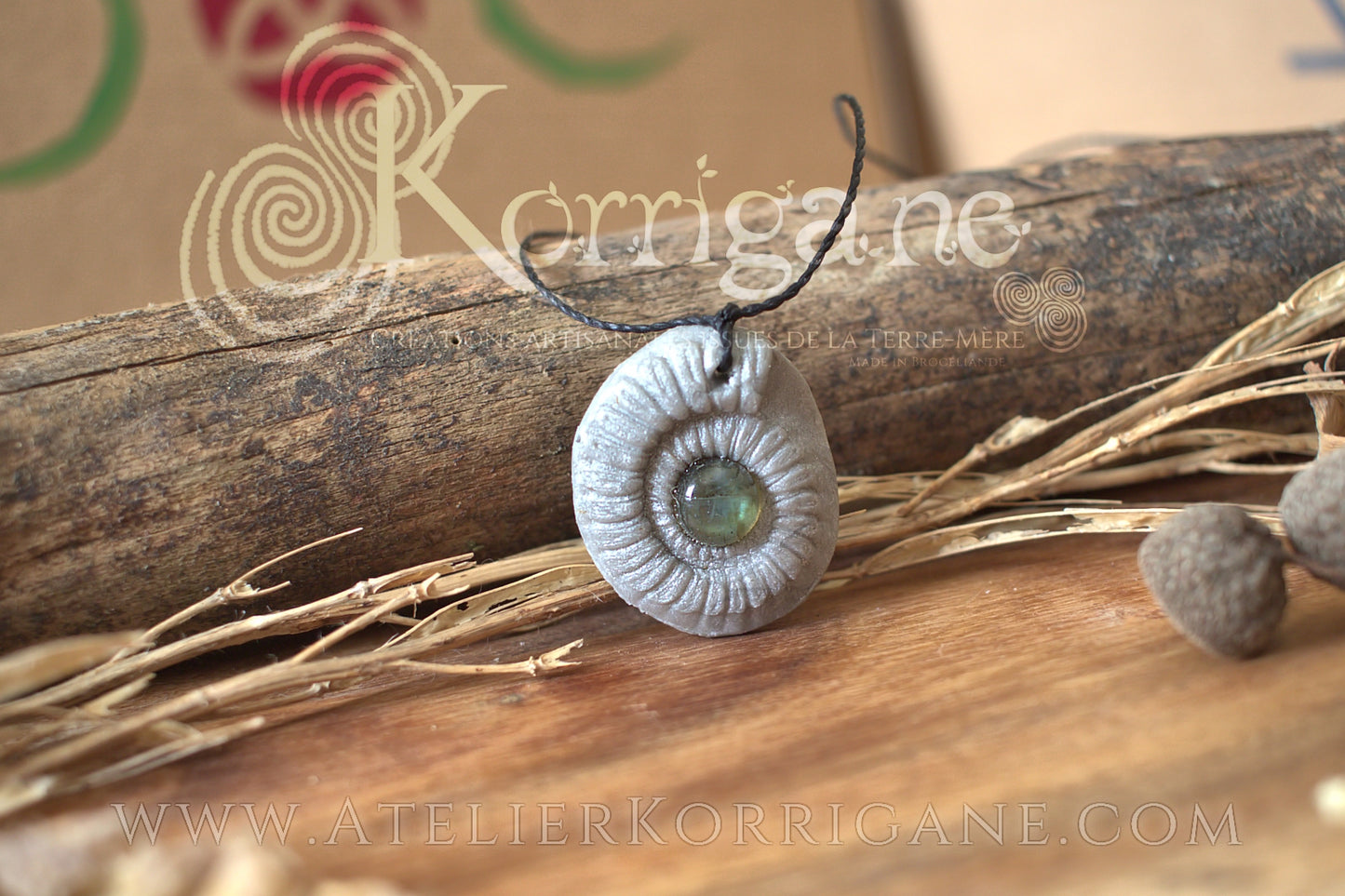 Collier Totem Ammonite en Labradorite - korrigane