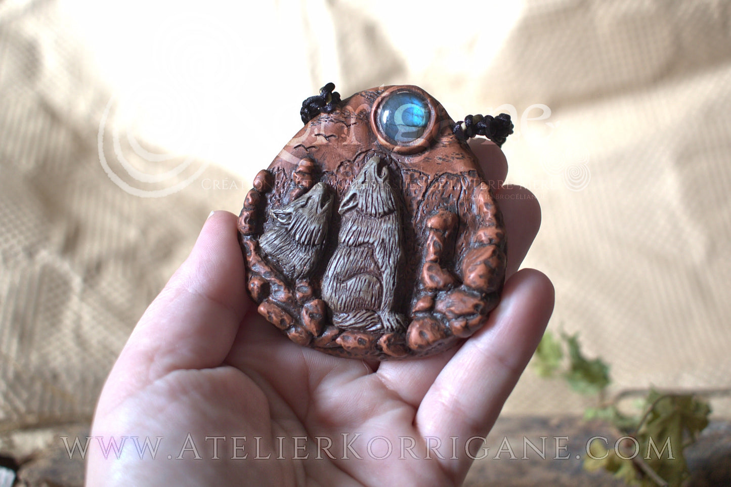 Collier Totem Loups Sous la Lune - korrigane
