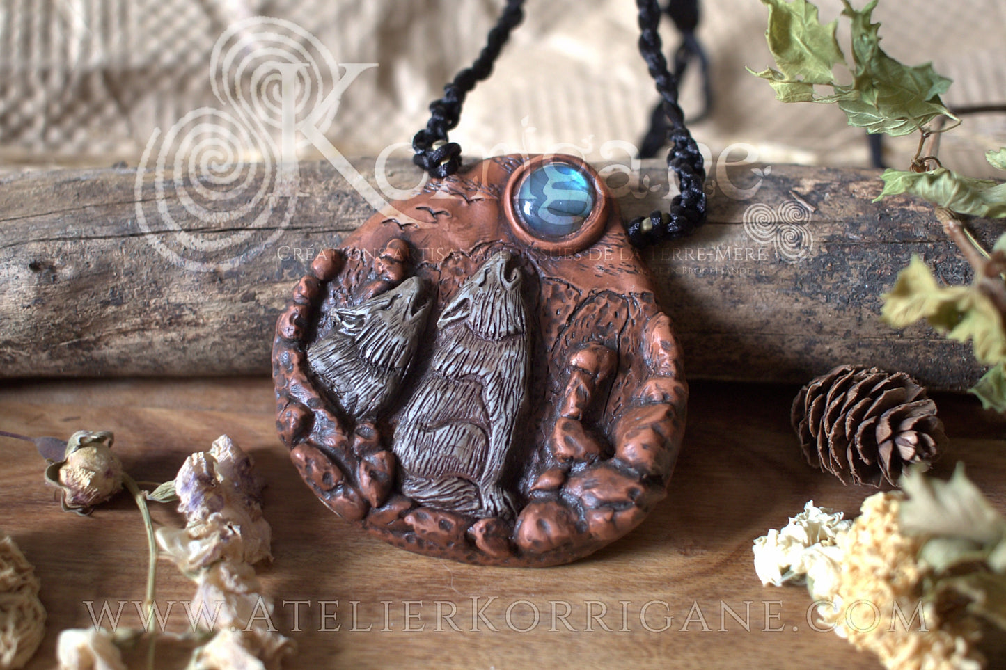 Collier Totem Loups Sous la Lune - korrigane