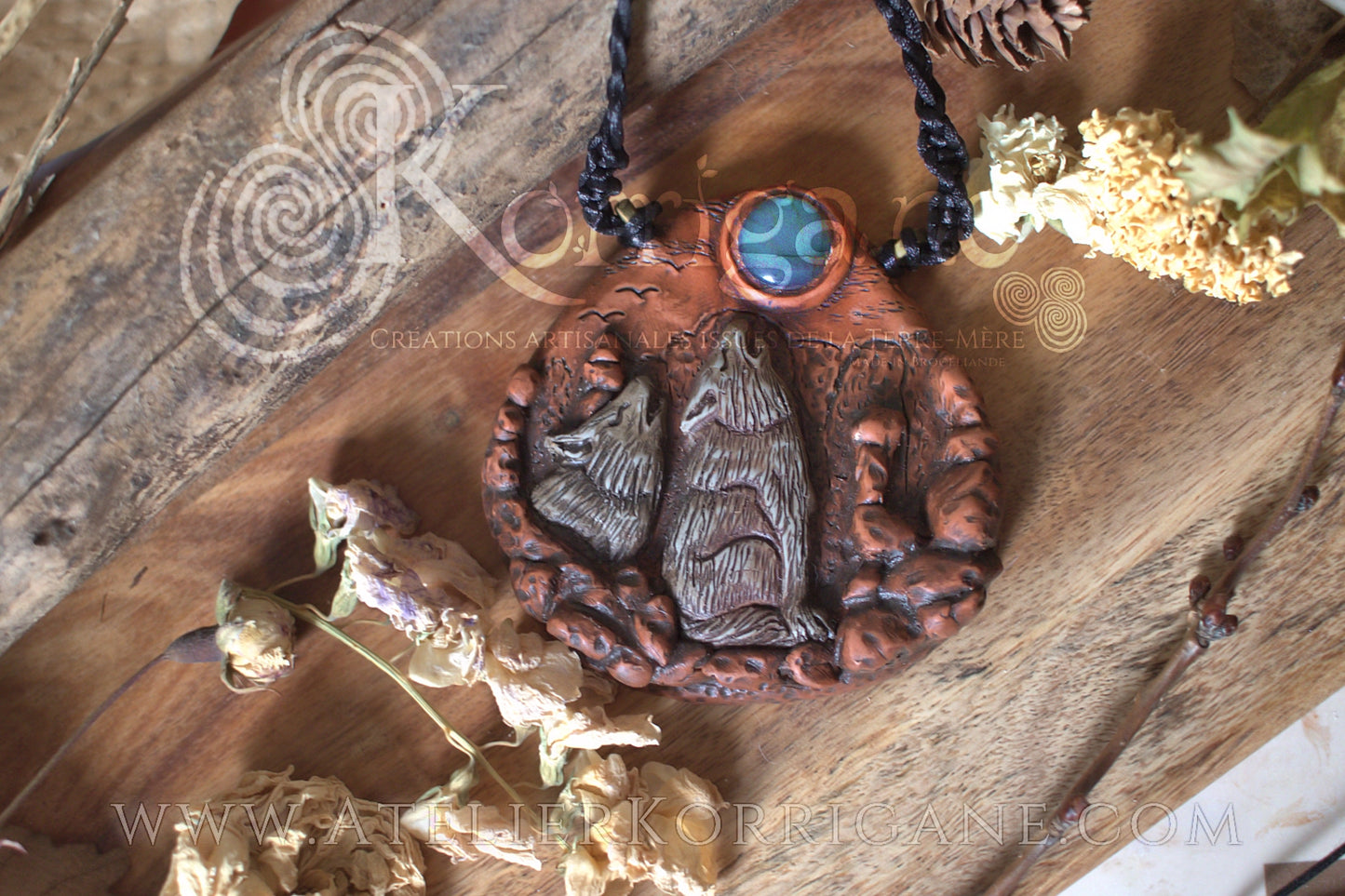 Collier Totem Loups Sous la Lune - korrigane