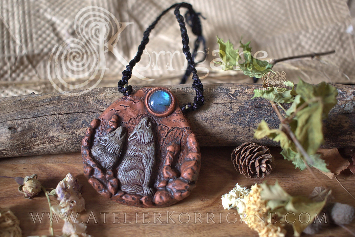 Collier Totem Loups Sous la Lune - korrigane