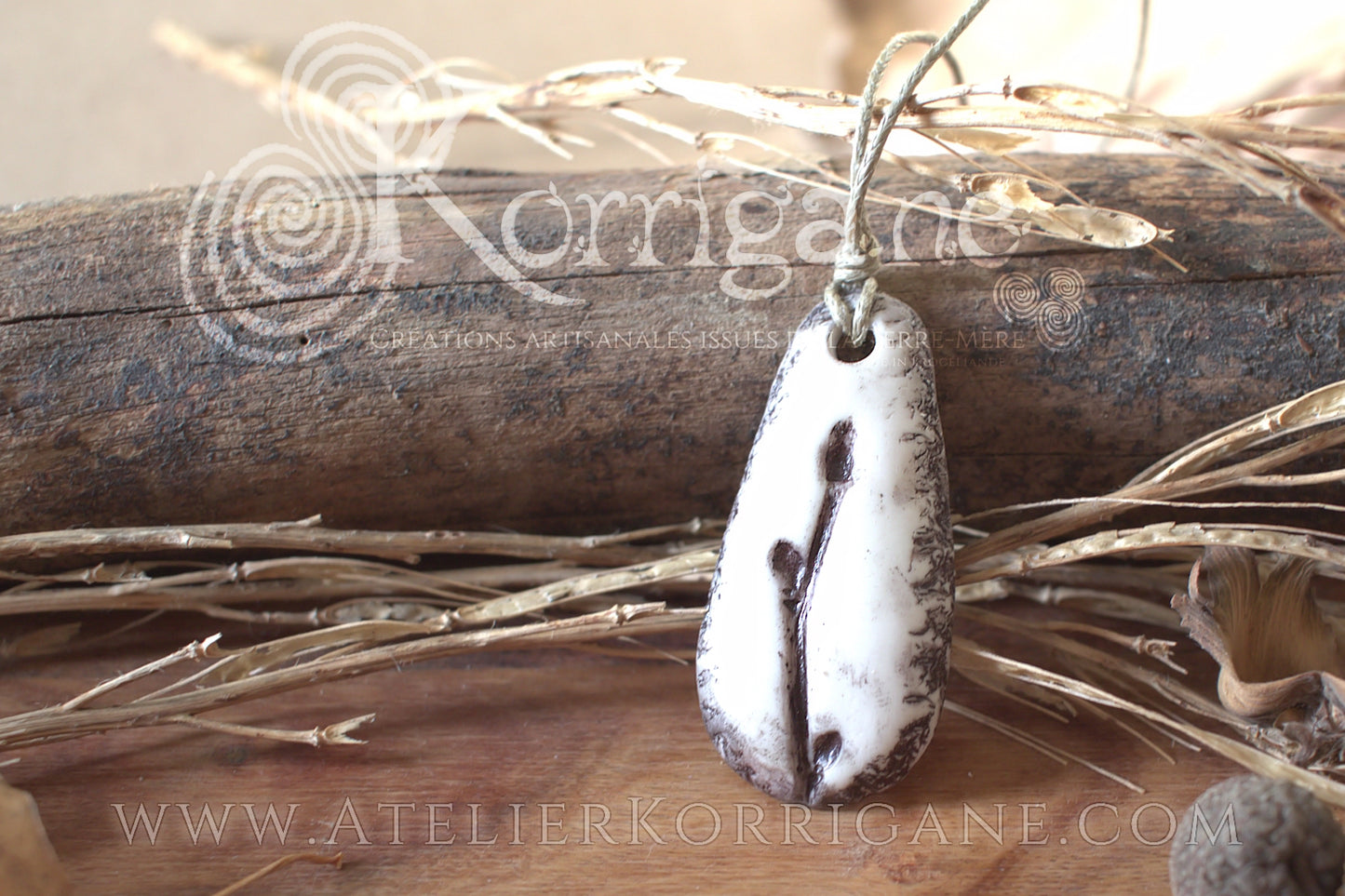 Collier Totem Woodlands Plante Bourgeons - korrigane