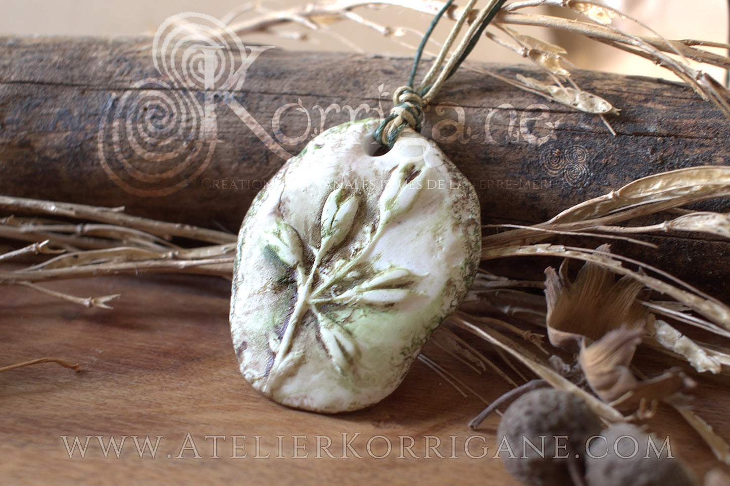 Collier Totem Woodlands Fleurs - korrigane