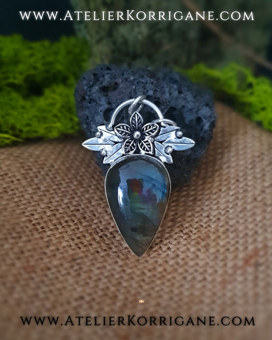 Pendentif Fleur de Beltane en Argent Massif et Labradorite