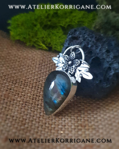 Pendentif Fleur de Beltane en Argent Massif et Labradorite
