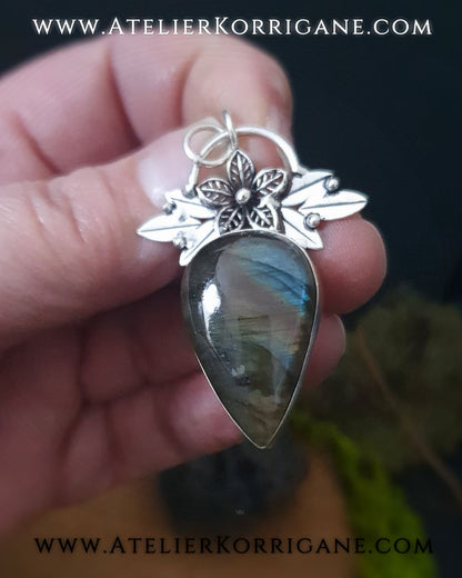 Pendentif Fleur de Beltane en Argent Massif et Labradorite