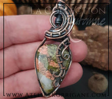 Charger l&#39;image dans la galerie, Pendentif Mabon en Jaspe Unakite pour l&#39;équlibre