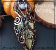 Charger l&#39;image dans la galerie, Pendentif Mabon Arbre de Vie Ethnique en Labradorite Verte et Blanche