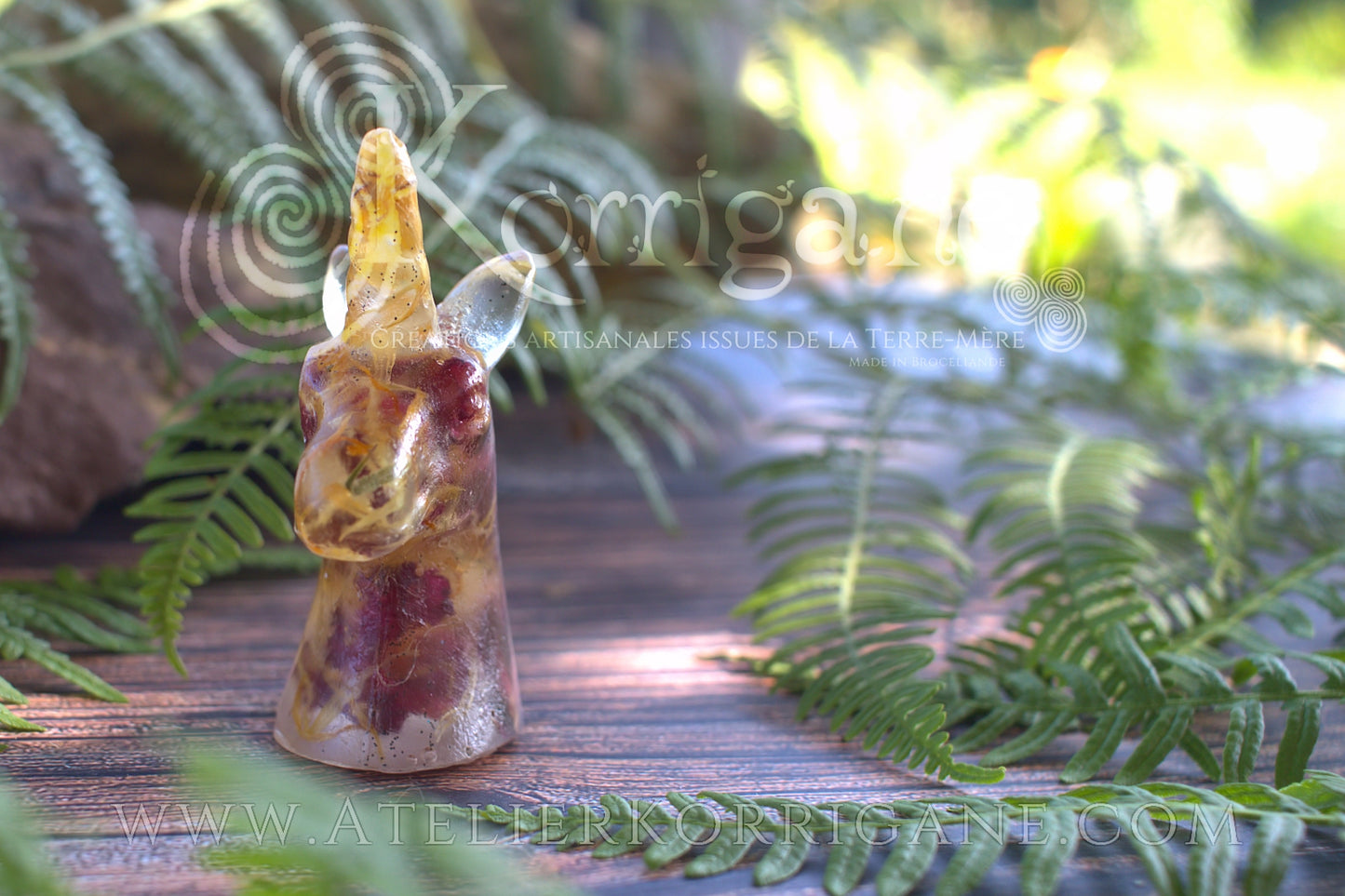 Figurine totem Licorne aux plantes