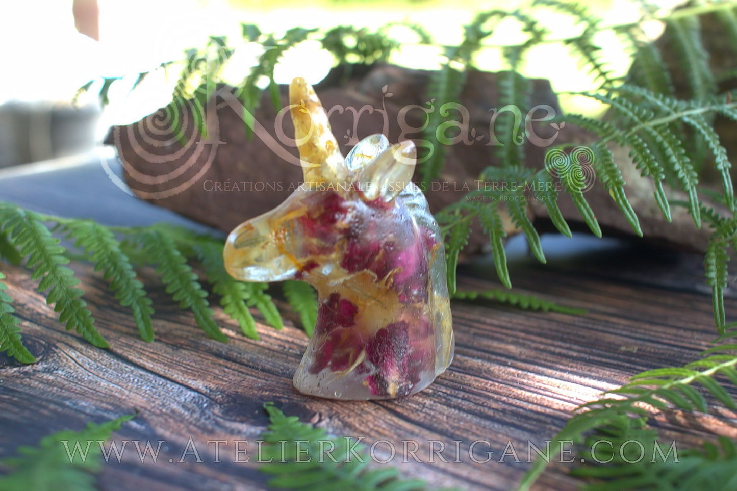 Figurine totem Licorne aux plantes