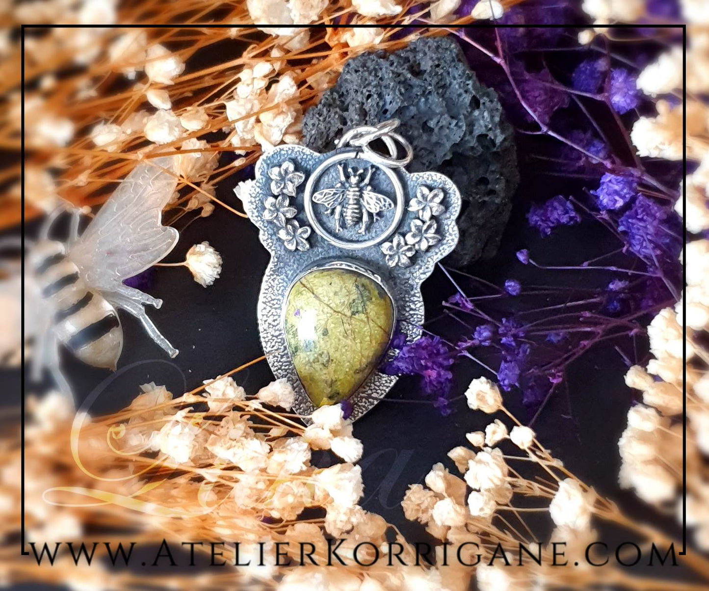 Pendentif Litha Abeilles en Serpentine avec Stichtite et Argent Massif