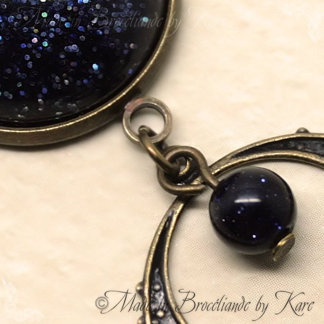 Collier Réaltaí Lune Pierre de Nuit Etoilée Bronze Wicca - korrigane