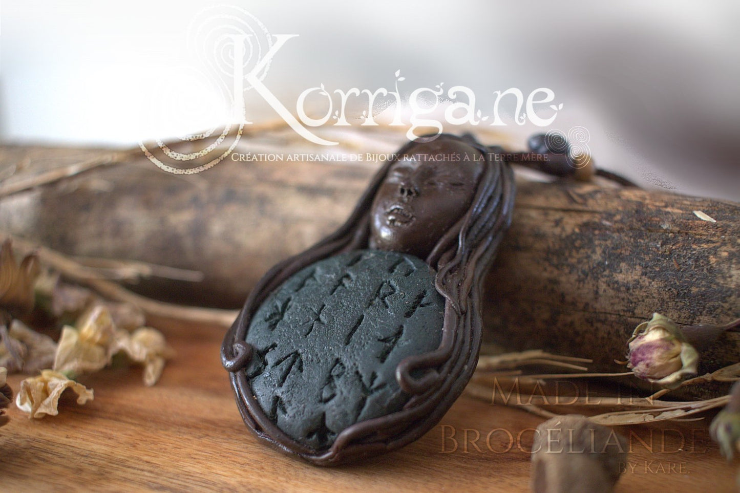 Collier Totem Frejya Déesse-Mère - Runes - korrigane