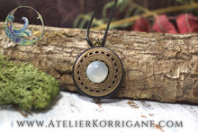 Charger l&#39;image dans la galerie, Amulette Collier Protection &#39;Amddiffyn&#39; en Agate Blanche Korrigane