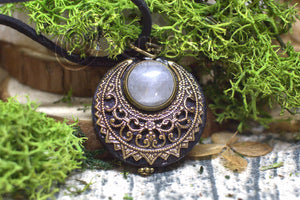 Amulette "Lleuad" Collier de Protection Lune Wicca - Cristal de Roche - Talisman Triple Déesse - Silver-Filled Liton Korrigane