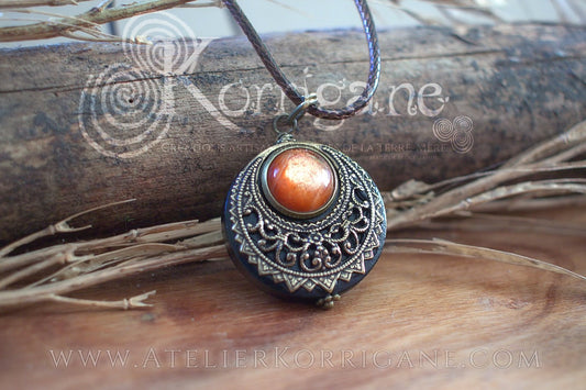 Amulette "Lleuad" Véritable Pierre de Soleil - Collier de Protection Lune - EDITION LIMITEE Korrigane