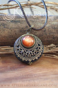 Amulette "Lleuad" Véritable Pierre de Soleil - Collier de Protection Lune - EDITION LIMITEE Korrigane